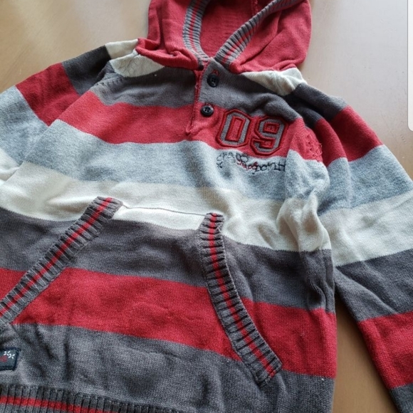 Sweater - Picture 1 of 7